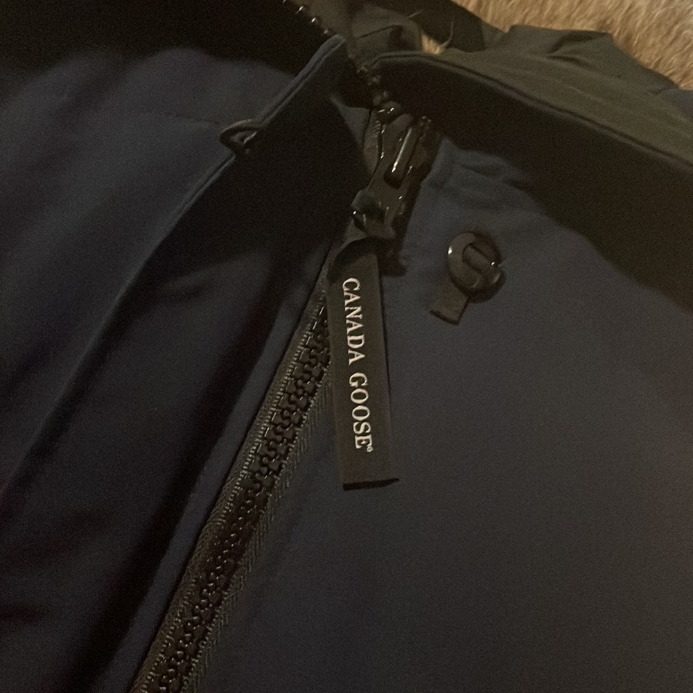 *Barely Worn Canada Goose Loretta Parka* It is LIKE NEW!!! - Picture 4 of 9